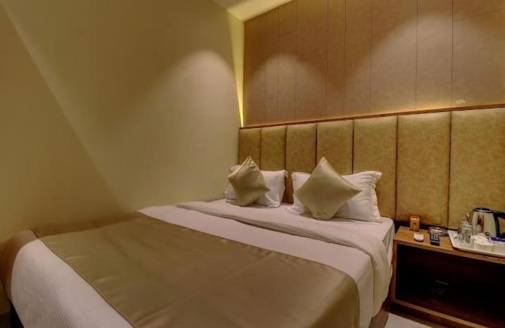 Hotel Amber Suite Near Mumbai Airport Экстерьер фото